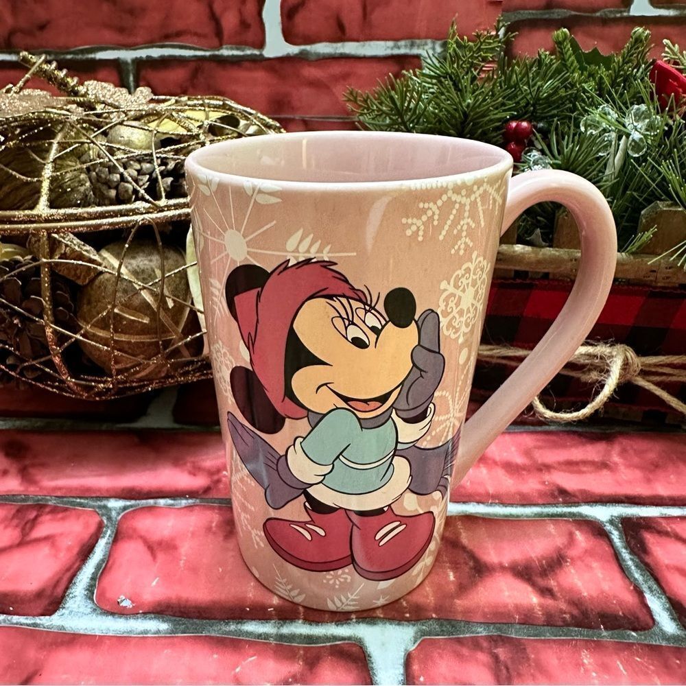 Disney Store Minnie Mouse Winter ceramic Mug